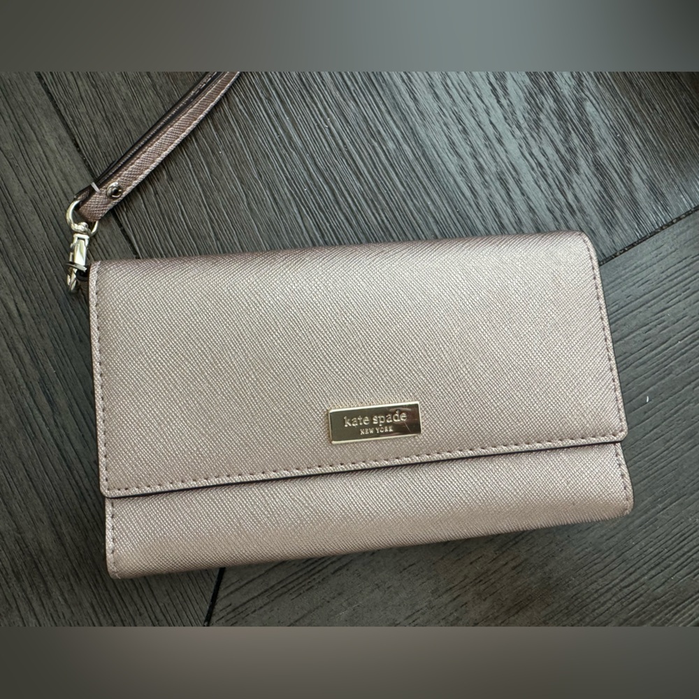 Kate Spade Wristlet
Brand New